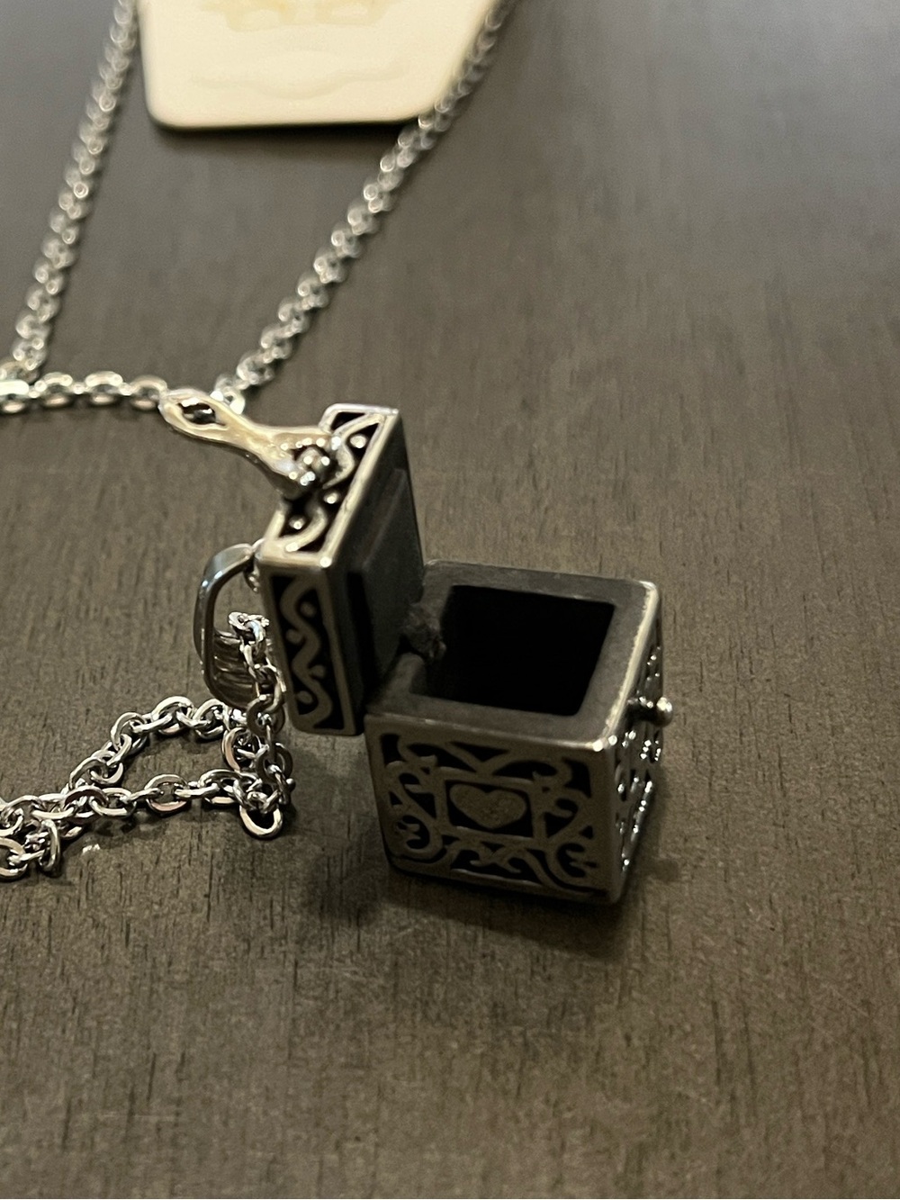 Stainless steel necklace New fully functional tiny square keepsake trinket box